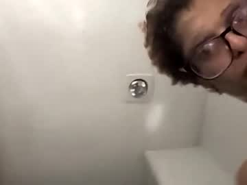 Hshehehdhehhd Chaturbate stream image from May 23, 2025
