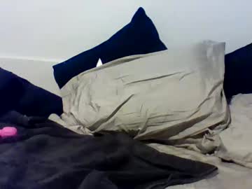 Silliestg00se420 Chaturbate stream image from May 23, 2025