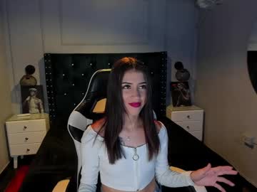 Ema_Moon Chaturbate stream image from May 23, 2025