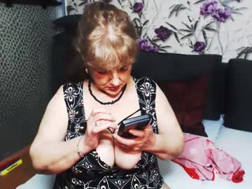 Slutishmami Chaturbate stream image from May 23, 2025