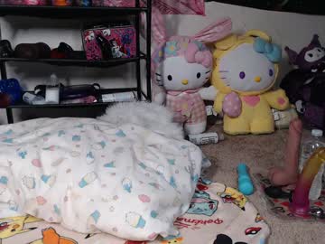 Tattedthickandpretty Chaturbate stream image from May 23, 2025