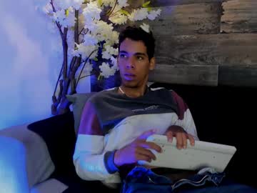 Jadenbrooks Chaturbate stream image from May 23, 2025