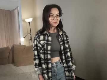 Linetteevett Chaturbate stream image from May 23, 2025