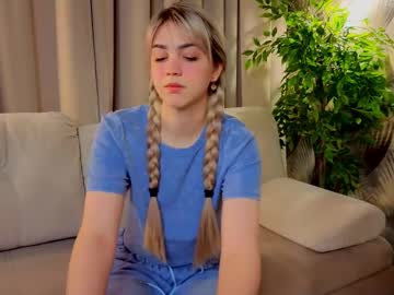 Daisygoldsmith Chaturbate stream image from May 23, 2025