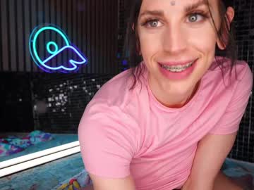 Saintjade Chaturbate stream image from May 23, 2025