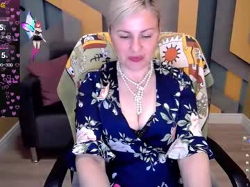 Candylons Chaturbate stream image from May 23, 2025