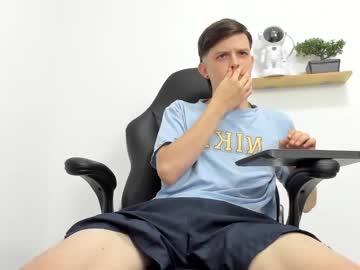 Maxx_Rogers Chaturbate stream image from May 23, 2025