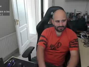 Str8slut4use Chaturbate stream image from May 23, 2025