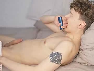 Alyxgarden Chaturbate stream image from May 23, 2025