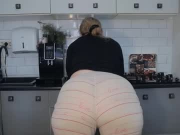 Mojjo_Erika Chaturbate stream image from May 23, 2025