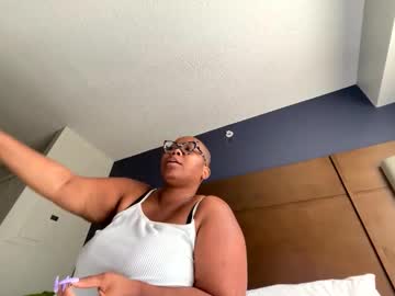 Thekinkycoach Chaturbate stream image from May 23, 2025