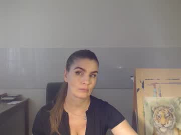 Elizzo Chaturbate stream image from May 23, 2025