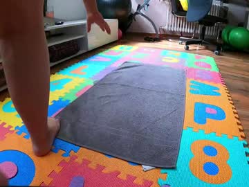 Sexydea Chaturbate stream image from May 23, 2025