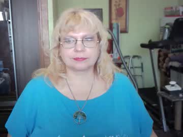 Beverlycynia Chaturbate stream image from May 23, 2025