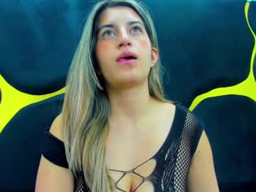 Giaroussel Chaturbate stream image from May 23, 2025
