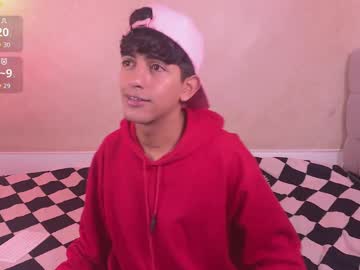 Teobrowny_ Chaturbate stream image from May 23, 2025