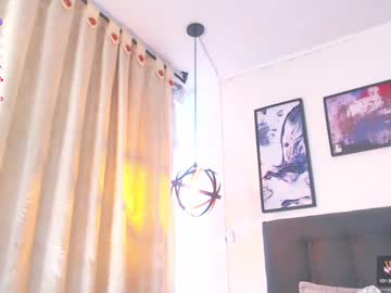 Zoepetit Chaturbate stream image from May 23, 2025