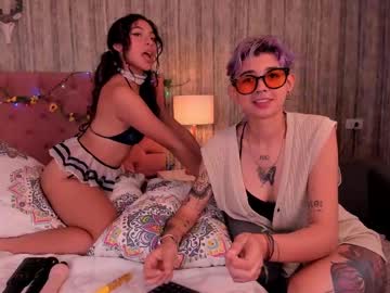 Eleanormussi Chaturbate stream image from May 23, 2025