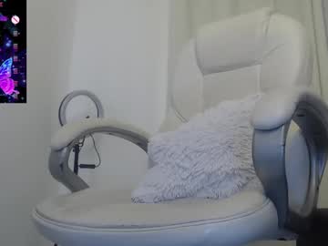 Rubi_Halliwey Chaturbate stream image from May 23, 2025
