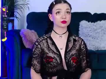 Averywillow Chaturbate stream image from May 23, 2025