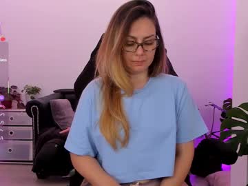 Lindawhite_ Chaturbate stream image from May 23, 2025