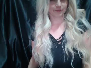 Lizzasmit Chaturbate stream image from May 23, 2025