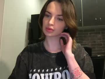 1dove Chaturbate stream image from May 23, 2025
