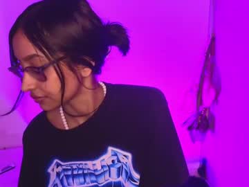 Babby_Bella Chaturbate stream image from May 23, 2025