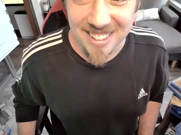 Maxredz Chaturbate stream image from May 23, 2025