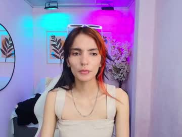 Dafne_Huges Chaturbate stream image from May 23, 2025