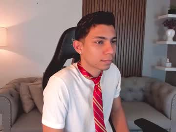 Samucamx Chaturbate stream image from May 23, 2025