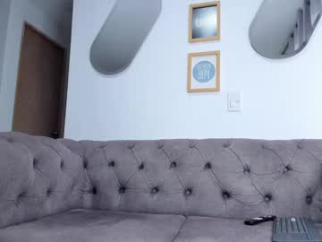 Daniroux Chaturbate stream image from May 23, 2025