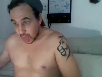 Balados32 Chaturbate stream image from May 23, 2025