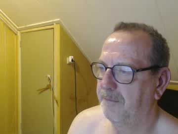Destelp Chaturbate stream image from May 23, 2025