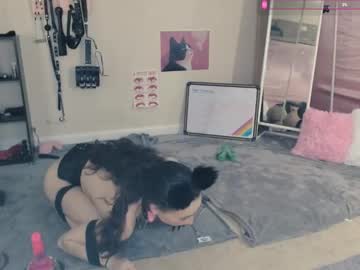 Droolybambi Chaturbate stream image from May 23, 2025