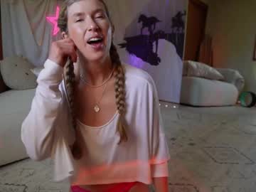 Lucy_Gooosey Chaturbate stream image from May 23, 2025