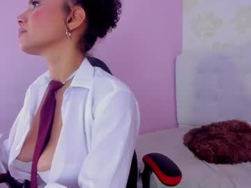 Irisclark1 Chaturbate stream image from May 24, 2025