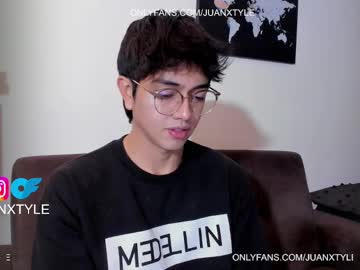 Juancamroom Chaturbate stream image from May 24, 2025