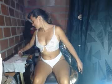 Vanneloope Chaturbate stream image from May 24, 2025