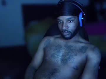 Luverboibbc Chaturbate stream image from May 24, 2025