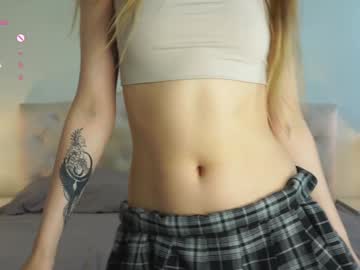 Beverlyvega Chaturbate stream image from May 24, 2025