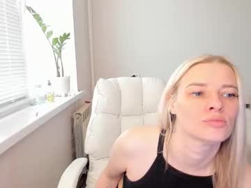 Paris_Hilt_On Chaturbate stream image from May 24, 2025