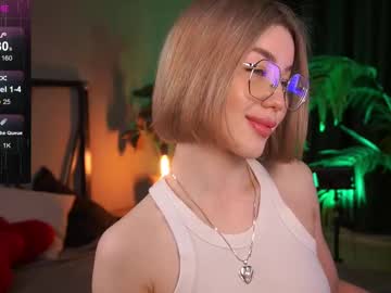 Lindathacker Chaturbate stream image from May 24, 2025