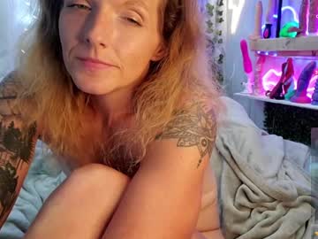 Sarahdellisonn Chaturbate stream image from May 24, 2025
