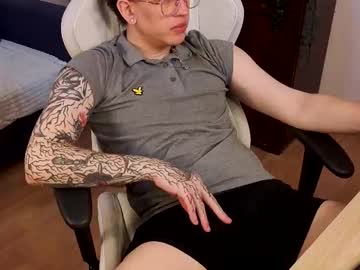 Allden Chaturbate stream image from May 24, 2025