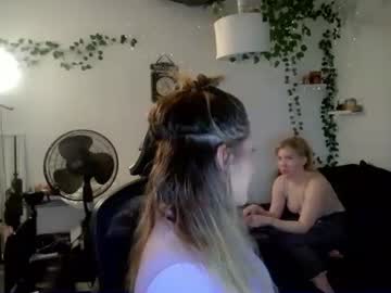 Kissahsins Chaturbate stream image from May 24, 2025