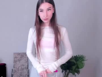 Devonacornfield Chaturbate stream image from May 24, 2025