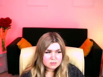 Aliceriwe Chaturbate stream image from May 24, 2025