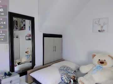 Cristalmunez Chaturbate stream image from May 24, 2025