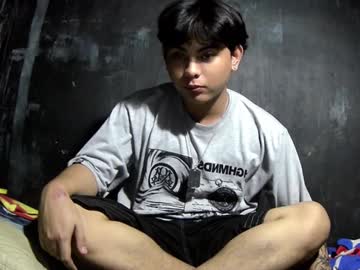 Thehugecomeback Chaturbate stream image from May 24, 2025